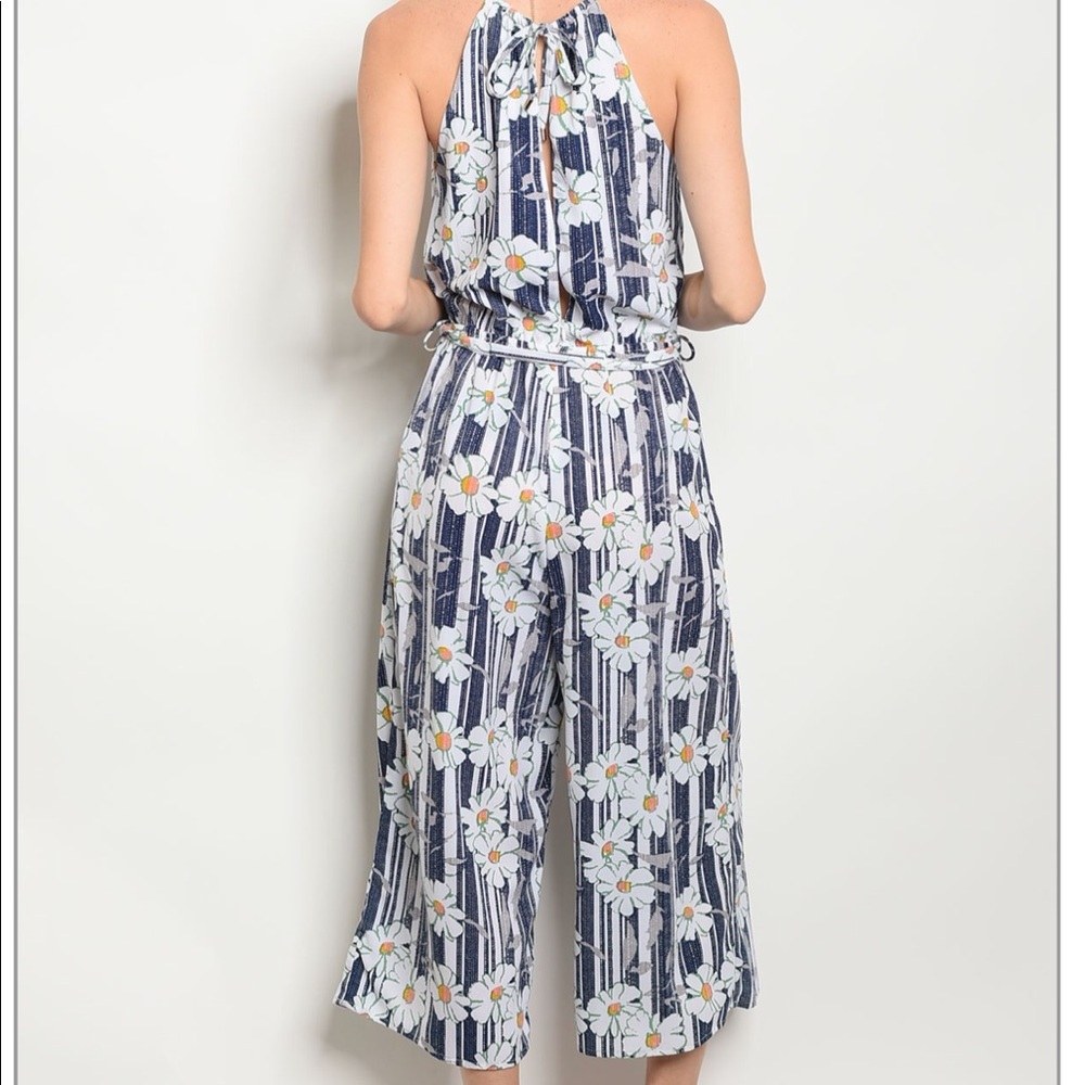 Love this Blue Floral Jumpsuit 😍 - Picture 2 of 4